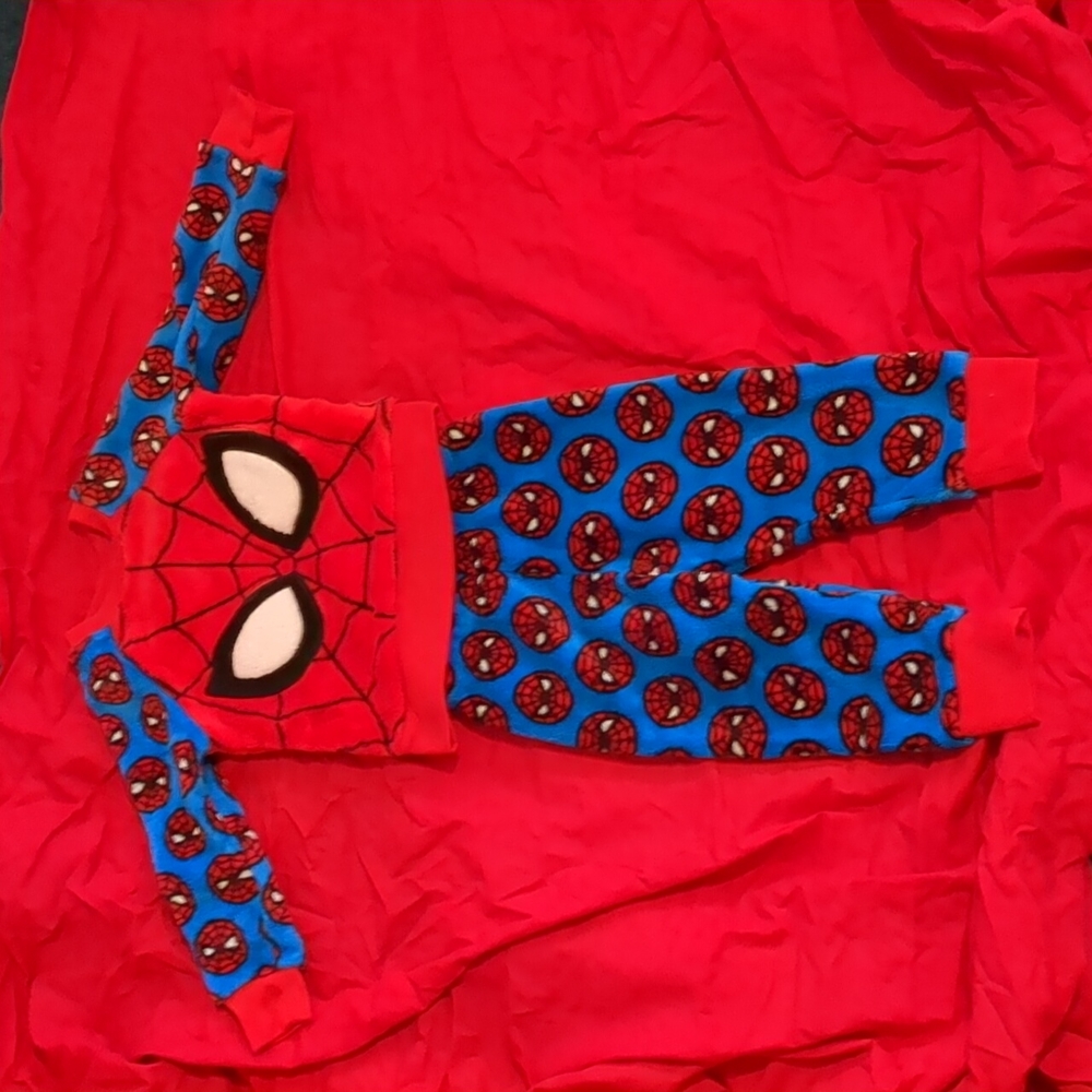 DISNEY MARVEL SPIDER MAN 2T pajama set